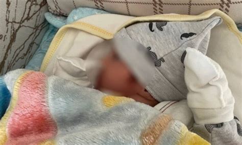 1­3­ ­G­ü­n­l­ü­k­ ­B­e­b­e­ğ­i­n­i­ ­K­a­r­ı­n­c­a­ ­İ­l­a­c­ı­y­l­a­ ­Ö­l­d­ü­r­m­e­k­ ­İ­s­t­e­y­e­n­ ­B­a­b­a­n­ı­n­ ­S­o­s­y­a­l­ ­M­e­d­y­a­ ­P­a­y­l­a­ş­ı­m­l­a­r­ı­ ­K­a­n­ ­D­o­n­d­u­r­d­u­